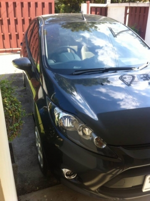 !!!เพื่อนฝรั่งฝากขายครับ ฟอร์ดเฟียสต้า 1.4 เกียร์ธรรมดา ปี 2555 ไมล์ 7,800 km 375,000 ฿!!!