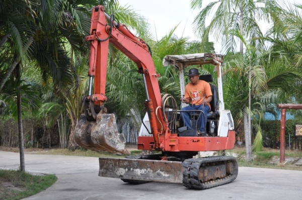 ขาย แบคโฮAIRMAN HM25SG เครื่องแรงสะใจ สวยเดิมจากญี่ปุ่นยังไม่เคยใช้ในไทย 139,000บาท เท่านั้น