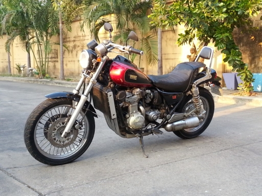 **วุฒินนบุรี**ขาย ELIMINATOR 400cc. สภาพสวยเดิมเครื่องดีพร้อมใช้เอกสารมีสำเนาทะเบียน