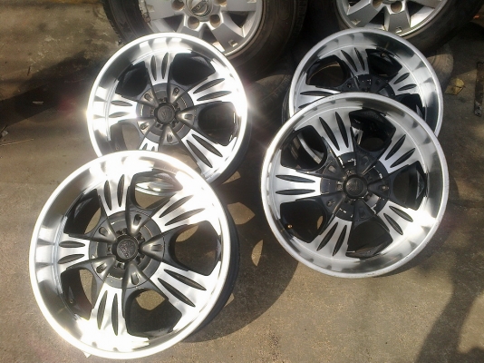 ขายล้อขอบ 17 กว้าง 7.5 5รู114.3