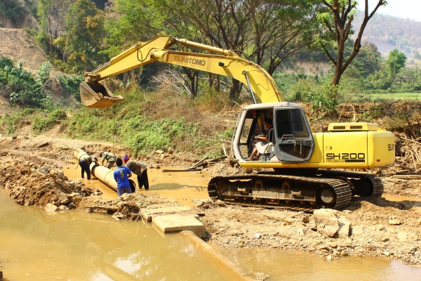 ขายรถแบคโฮ  SUMITOMO  SH200 A1  สภาพเดิม ดูแลเป็นอย่างดี