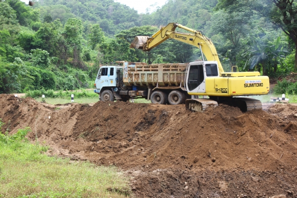 ขายรถแบคโฮ  SUMITOMO  SH200 A1  สภาพเดิม ดูแลเป็นอย่างดี