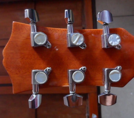 ขายกีต้าโปร่งไฟฟ้า 2300