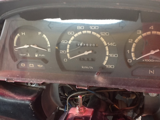 ขายรถคลาสสิคถูกๆ. สวยๆเครื่งดีคัชซีสวยทะเบียนเต็มเครื่อง1500ccขายที่ราคา.    48000.   ด่วน