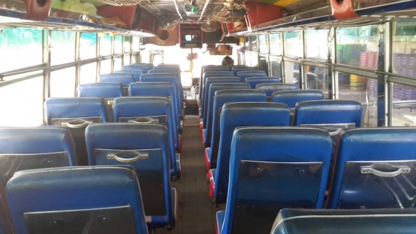 ขายรถบัสพัดลม HINO เครื่อง 6BG1 175 แรงม้า 40 ที่นั่ง คัสซี BX320-40842 ราคา 320000