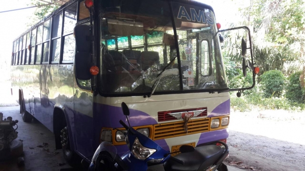 ขายรถบัสพัดลม HINO เครื่อง 6BG1 175 แรงม้า 40 ที่นั่ง คัสซี BX320-40842 ราคา 320000