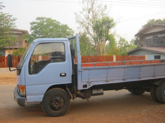 รถ6ล้อ  NPR 120แรง