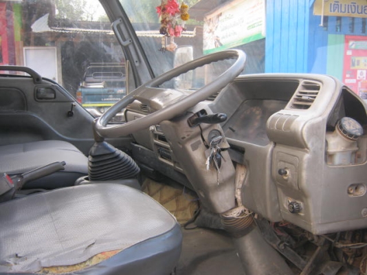 รถ6ล้อ  NPR 120แรง