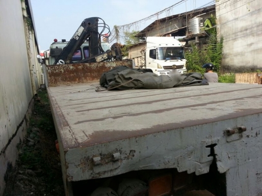 รถอีซูซุ 6 ล้อ พื้นเรียบ 195 แรงม้า. สนใจติดต่อ 081 - 6079515 รถอีซูซุ 6 ล้อ พื้นเรียบ 195 แรงม้า. สนใจติดต่อ 081 - 6079515