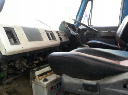 รถอีซูซุ 6 ล้อ พื้นเรียบ 195 แรงม้า. สนใจติดต่อ 081 - 6079515 รถอีซูซุ 6 ล้อ พื้นเรียบ 195 แรงม้า. สนใจติดต่อ 081 - 6079515