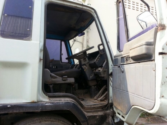 รถอีซูซุ 6 ล้อ พื้นเรียบ 195 แรงม้า. สนใจติดต่อ 081 - 6079515 รถอีซูซุ 6 ล้อ พื้นเรียบ 195 แรงม้า. สนใจติดต่อ 081 - 6079515