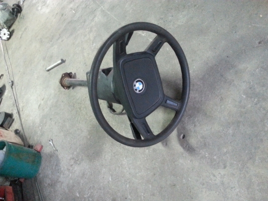 คอพวงมาลัย BMW E21