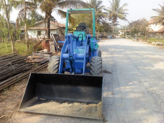 ขายครับ รถตัก komatsu WA30-5  พร้อมใช้ รีบจองครับ 295000 บาทเท่านั้น