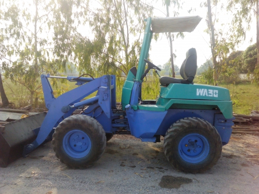 ขายครับ รถตัก komatsu WA30-5  พร้อมใช้ รีบจองครับ 295000 บาทเท่านั้น