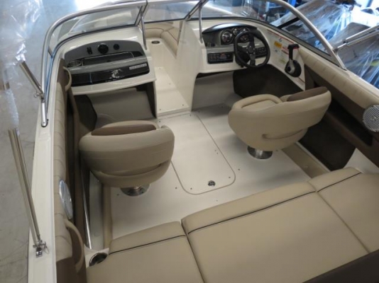 @@!!ขายเรือใหม่ 2014Bayliner 18ฟุต เครื่องMercury 190แรงม้า พร้อมประกันบริษัท!!@@