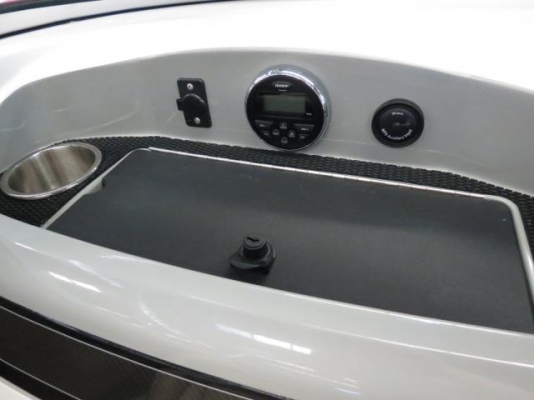 @@!!ขายเรือใหม่ 2014Bayliner 18ฟุต เครื่องMercury 190แรงม้า พร้อมประกันบริษัท!!@@