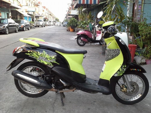 Fino ปี 54 สีเขียว ดำ รถสวย เครื่องเงียบกริบ ชุดสีสด ทดลองขับได้ทุกวันจ้า