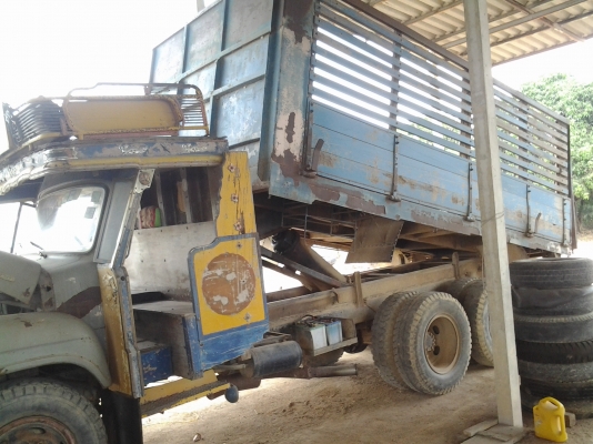 ขายสิบล้อ2เพลาดั้มisuzuเครื่อง6bb1 145แรงม้า เกียร์hinoราคา390000