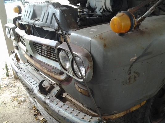 ขายสิบล้อ2เพลาดั้มisuzuเครื่อง6bb1 145แรงม้า เกียร์hinoราคา390000