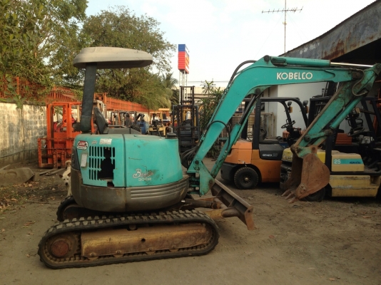 รถขุด KOBELCO SK30SR รถขุด KOBELCO SK30SR