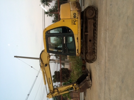 รถขุด KOMATSU PC60-7 มือสอง นำเข้าจากญี่ปุ่น สภาพสวย พร้อมใช้งาน