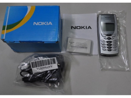 NOKIA 8210 แล 8250 ในตำนาน ขายถูกเครื่องแท้ใหม่