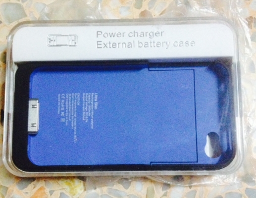 เครสพร้อมชาร์ตแบตเตอรี่ในตัวของ ios4 &amp; 4s ขายถูก