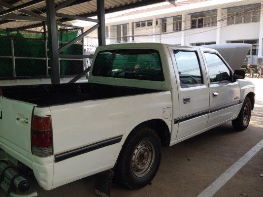 รถกระบะ Isuzu ใช้งานประจำ