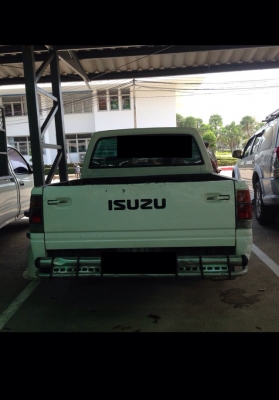 รถกระบะ Isuzu ใช้งานประจำ