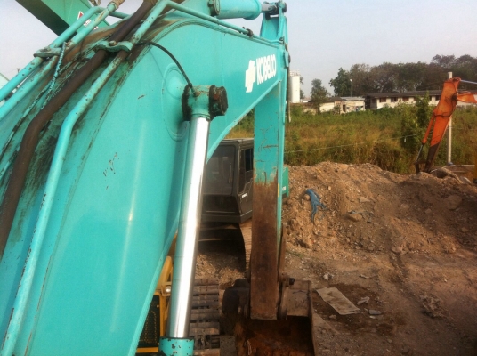 ลดอีกขายด่วนKOBELCOSK200 YN09 ไฟฟ้าครบ สนใจติดต่อ บอย 085-156-2314