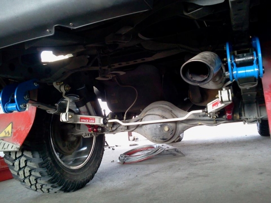 กันโคลงหลังรถกระบะ