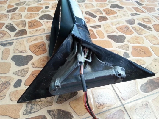 กระจกมองข้าง บีเอ็ม e46 ของแท้ สีบรอนซ์เงินค่ะ กระจกมองข้าง บีเอ็ม e46 ของแท้ สีบรอนซ์เงินค่ะ