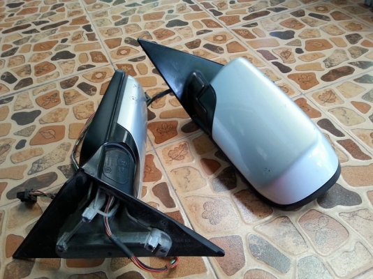 กระจกมองข้าง บีเอ็ม e46 ของแท้ สีบรอนซ์เงินค่ะ กระจกมองข้าง บีเอ็ม e46 ของแท้ สีบรอนซ์เงินค่ะ