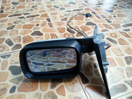 กระจกมองข้าง บีเอ็ม e46 ของแท้ สีบรอนซ์เงินค่ะ กระจกมองข้าง บีเอ็ม e46 ของแท้ สีบรอนซ์เงินค่ะ