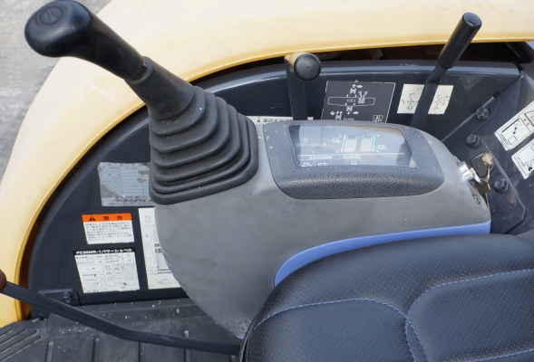 ขายรถขุด KOMUTSU PC30MR-1 เก่านอกปรับสภาพแล้วพร้อมใช้