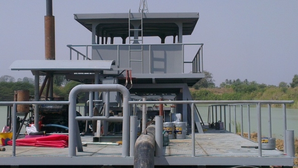 รับต่อเรือดูดทราย มีทั้งท้องแบน และทุ่น ตามความยาวครับ