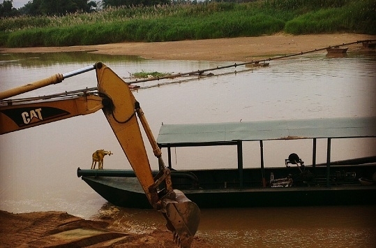 รับต่อเรือดูดทราย มีทั้งท้องแบน และทุ่น ตามความยาวครับ