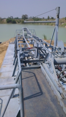 รับต่อเรือดูดทราย มีทั้งท้องแบน และทุ่น ตามความยาวครับ