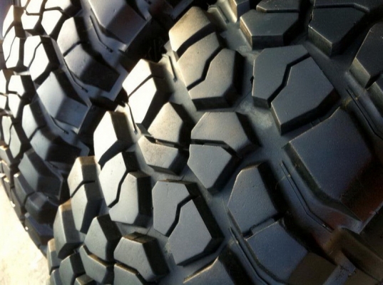 ขายยาง BF Goodrich Mud-terrain KM2 31 10.5 r15  ดอกหนาๆ