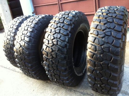 ขายยาง BF Goodrich Mud-terrain KM2 31 10.5 r15 ดอกหนาๆ ขายยาง BF Goodrich Mud-terrain KM2 31 10.5 r15 ดอกหนาๆ