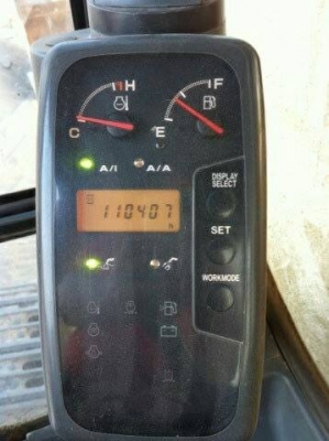 ZX สเปกญี่ปุ่น ใช้งาน 10400 ชั่วโมง สภาพสวยใช้งานอยู่ เดิมๆ ใช้งานมีรอยขีดข่วนรูปแบบธรรมชาติเดิมๆ จากญี่ปุ่นทั้งคันยังไม่โดนชั่งเปลี่ยนเมืองไทยสักชิ้นหนึ่งโดยรวมทีมงานชั่งตะวันให้ 80\% ราคา 1850000