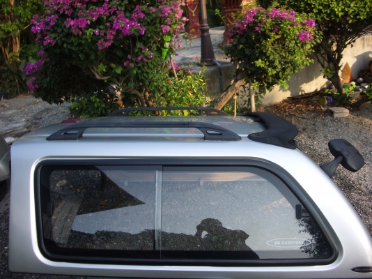 ขายหลังคาแครี่บอย + แร็คหลังคา สีบรอน สภาพดี ขายหลังคาแครี่บอย + แร็คหลังคา สีบรอน สภาพดี