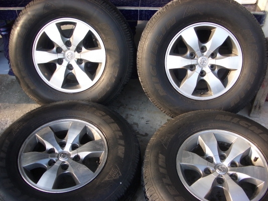 ขายล้อฟอร์จูนเนอร์  วีโก้  ลดแล้ว 7500