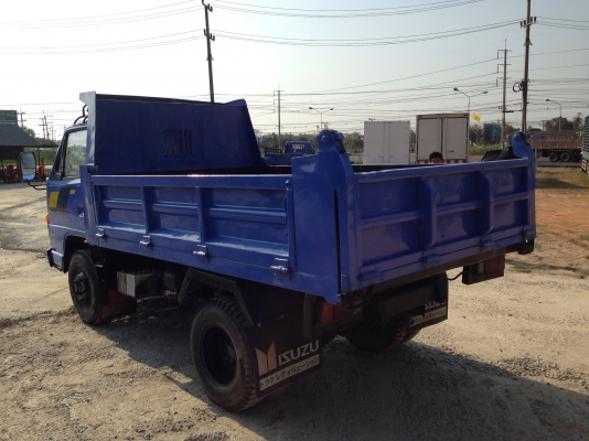 6ล้อดั้มเล็ก3คิวอีซูซุ