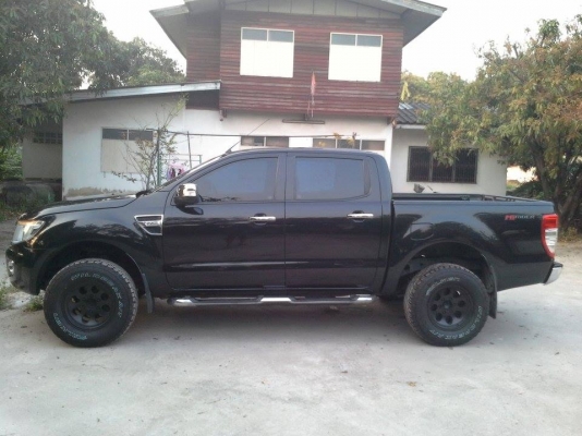 ขายFordRanger4ประตูเกียร์ออโต้2012ครับ