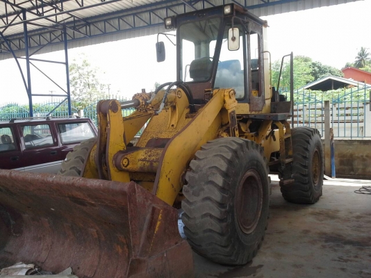 รถตักล้อยาง KOMATSU WA300-1  สภาพดีพร้อมใช้งาน