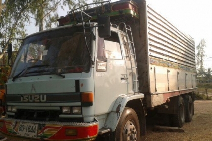 isuzu 175 6bg1 เครื่องดีครัชซีสวยเอกสารพรอ้มโอน เจ้าของขายเอง 088-7243147