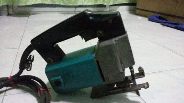 เลื่อยจิ๊กซอร์ยี่ห้อ makita 4300BV สภาพเดิมๆ พร้อมใช้งานครับ เลื่อยจิ๊กซอร์ยี่ห้อ makita 4300BV สภาพเดิมๆ พร้อมใช้งานครับ
