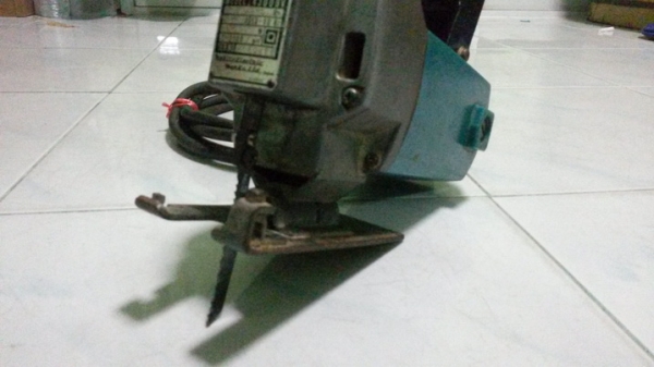 เลื่อยจิ๊กซอร์ยี่ห้อ makita 4300BV สภาพเดิมๆ พร้อมใช้งานครับ เลื่อยจิ๊กซอร์ยี่ห้อ makita 4300BV สภาพเดิมๆ พร้อมใช้งานครับ