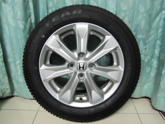 ขายล้อแม็กป้ายแดง Honda Jazz พร้อมยางขอบ 15